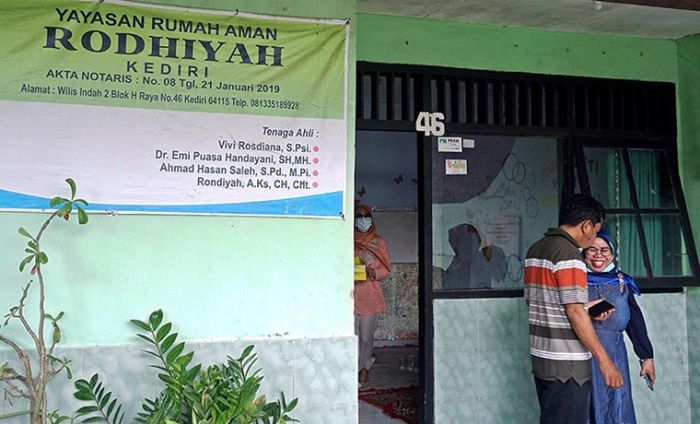 Rumah Aman Rodhiyah Kota Kediri, Tempat Para Relawan Bantu Anak Korban Kekerasan Seksual dan KDRT Rumah Aman Rodhiyah Kota Kediri, Tempat Para Relawan Bantu Anak Korban Kekerasan Seksual dan KDRT