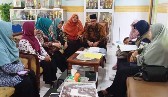 KPPPA Verifikasi MTs Negeri 1 Tuban Sebagai Madrasah Ramah Anak KPPPA Verifikasi MTs Negeri 1 Tuban Sebagai Madrasah Ramah Anak