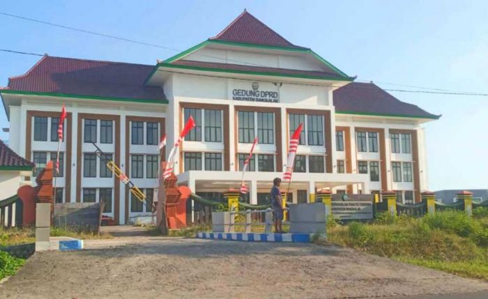 Ini Caleg yang Diprediksi Lolos Sebagai Anggota DPRD Kabupaten Bangkalan Periode 2024-2029 Ini Caleg yang Diprediksi Lolos Sebagai Anggota DPRD Kabupaten Bangkalan Periode 2024-2029