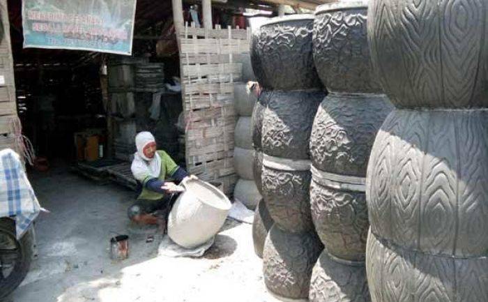 Berinovasi Motif Alam, Produk Kampung Pot Balongbendo Rambah Pasar Luar Pulau