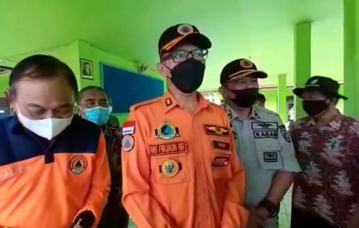 Kunjungi Warga Terdampak Banjir, Wabup Jember Minta Segera Buat Dapur Umum Kunjungi Warga Terdampak Banjir, Wabup Jember Minta Segera Buat Dapur Umum