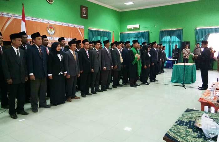 51 Anggota Panwascam se-Kabupaten Situbondo Resmi Dilantik
