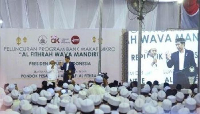 Gubernur Dampingi Presiden Jokowi Luncurkan Program Bank Wakaf Mikro Gubernur Dampingi Presiden Jokowi Luncurkan Program Bank Wakaf Mikro
