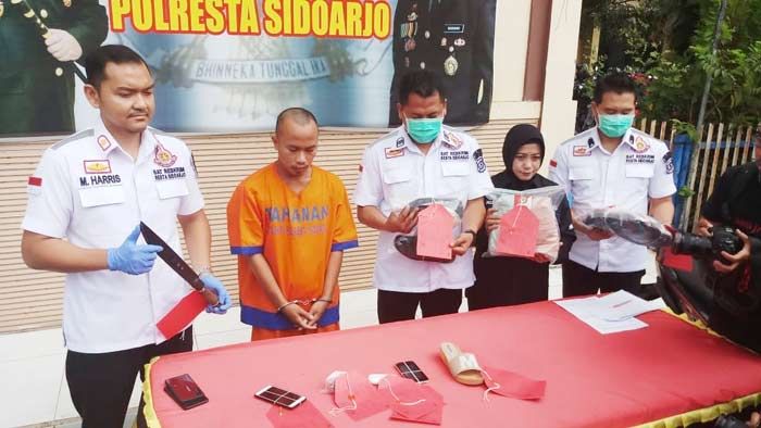 1 Tersangka Pembunuh Sopir Taksi di Sedati Sidoarjo Berhasil Dibekuk, 1 Masih Buron 1 Tersangka Pembunuh Sopir Taksi di Sedati Sidoarjo Berhasil Dibekuk, 1 Masih Buron