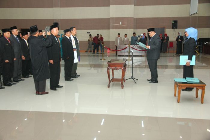 57 Pejabat Struktural dan Fungsional Pemkab Probolinggo Dirombak 57 Pejabat Struktural dan Fungsional Pemkab Probolinggo Dirombak