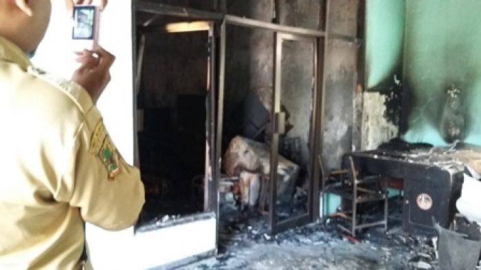 Kantor Disperta Kota Mojokerto Terbakar Kantor Disperta Kota Mojokerto Terbakar