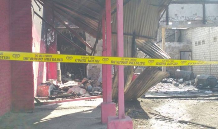 Polisi Terus Selidiki Kasus Terbakarnya Gudang Rongsok di Kludan Tanggulangin Polisi Terus Selidiki Kasus Terbakarnya Gudang Rongsok di Kludan Tanggulangin