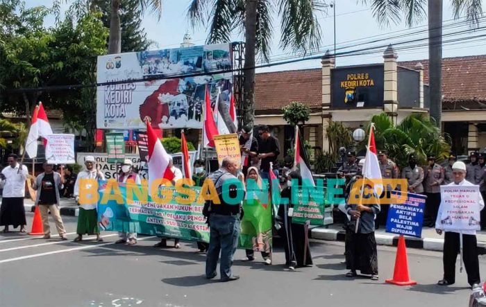 Gelar Demo, Aliansi Masyarakat Kediri Raya Peduli Palestina Tuntut Pelaku Penganiayaan Ditangkap