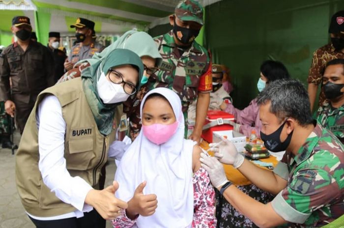 Kabupaten Blitar Siapkan Ratusan Ribu Dosis Vaksin Covid-19 untuk Anak Usia 6-11 Tahun Kabupaten Blitar Siapkan Ratusan Ribu Dosis Vaksin Covid-19 untuk Anak Usia 6-11 Tahun