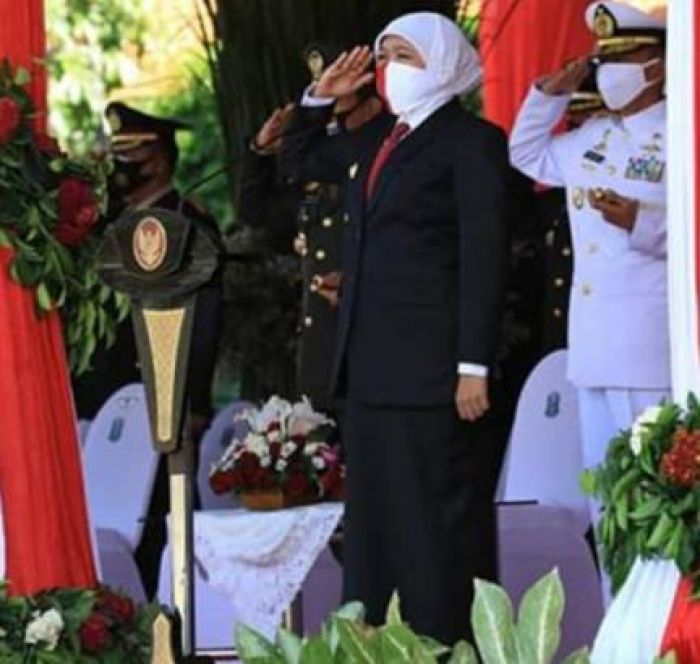 Khofifah Manusia Kerja, Tak Ada Hari Libur Demi Umat dan Rakyat Khofifah Manusia Kerja, Tak Ada Hari Libur Demi Umat dan Rakyat