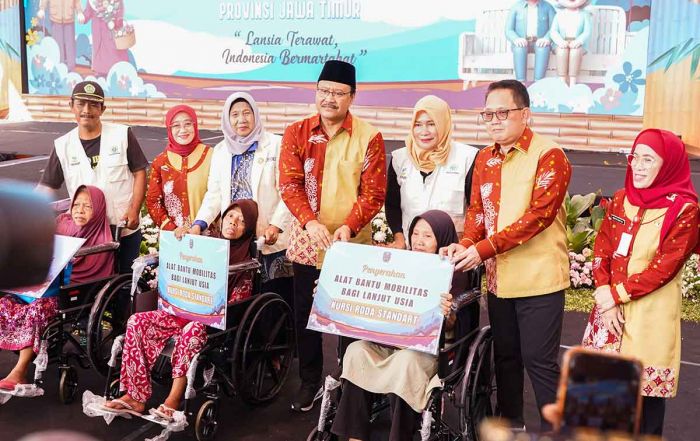 HLUN 2024, Gus Ipul Kembali Dinobatkan Sebagai Kepala Daerah Peduli Lansia HLUN 2024, Gus Ipul Kembali Dinobatkan Sebagai Kepala Daerah Peduli Lansia