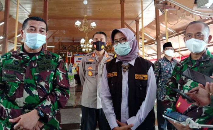 Tekan Kasus Covid-19 di Arosbaya, Dinkes Jatim Sediakan Mobil PCR Tekan Kasus Covid-19 di Arosbaya, Dinkes Jatim Sediakan Mobil PCR