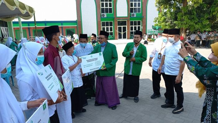 Peringati HSN 2021, PCNU Mojokerto Berikan Santunan dan Beasiswa 1.002 Anak Yatim Peringati HSN 2021, PCNU Mojokerto Berikan Santunan dan Beasiswa 1.002 Anak Yatim