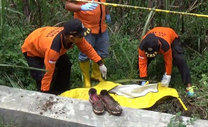 Warga Mojowarno Digemparkan Penemuan Mayat Wanita Tanpa Identitas Warga Mojowarno Digemparkan Penemuan Mayat Wanita Tanpa Identitas