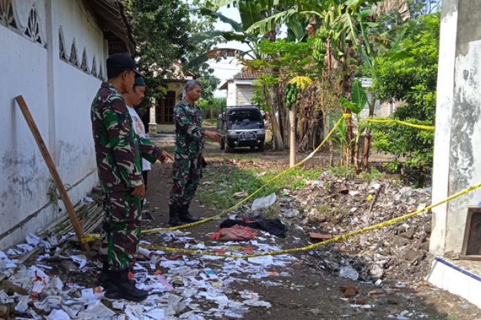 Terkena Ledakan Mercon, Dua Pelajar di Kediri Dilarikan ke Rumah Sakit Terkena Ledakan Mercon, Dua Pelajar di Kediri Dilarikan ke Rumah Sakit