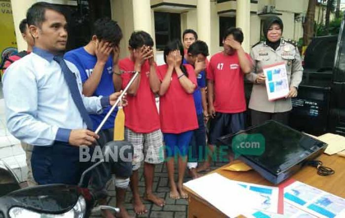 6 Pelaku Spesialis Bobol Rumah Dibekuk Tim Anti Bandit Polrestabes Surabaya 6 Pelaku Spesialis Bobol Rumah Dibekuk Tim Anti Bandit Polrestabes Surabaya