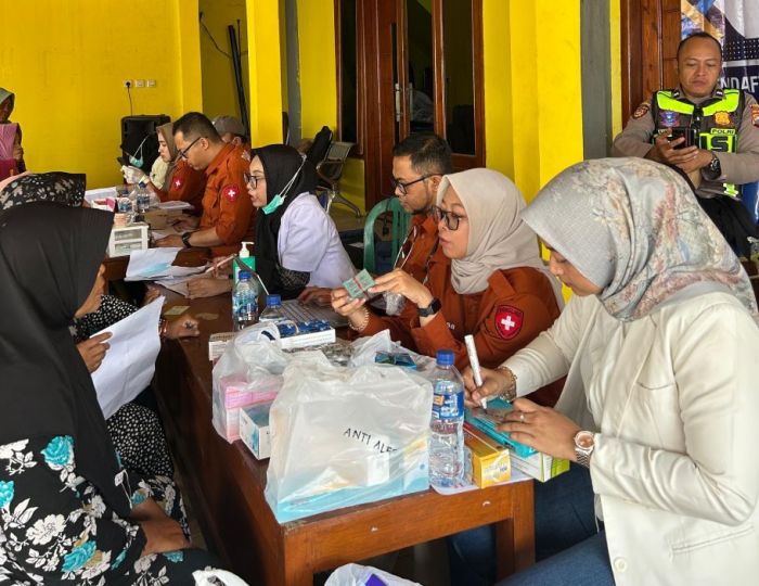 Gandeng PT SBI, KADIN dan HIPMI Tuban Gelar Layanan Kesehatan Gratis di Desa Banyubang Gandeng PT SBI, KADIN dan HIPMI Tuban Gelar Layanan Kesehatan Gratis di Desa Banyubang