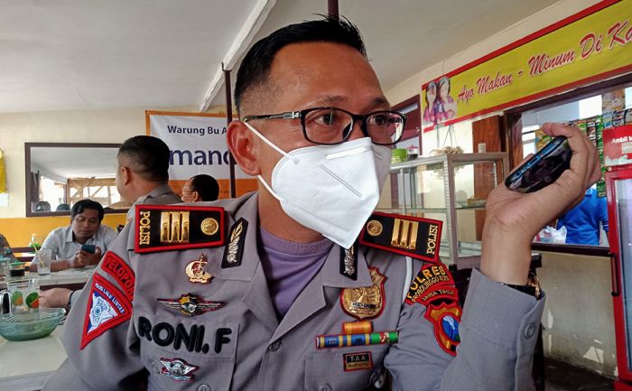 Satlantas Polres Probolinggo Kota Tetap Komitmen Jadi Orang Tua Asuh Bagi Anak Terdampak Covid-19 Satlantas Polres Probolinggo Kota Tetap Komitmen Jadi Orang Tua Asuh Bagi Anak Terdampak Covid-19