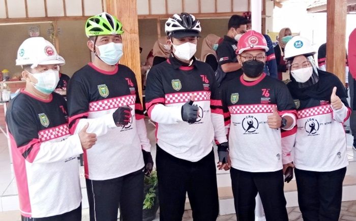 Peduli UMKM, PT Refindo Inti Selaras dan PT Nitama Indonesia Beri Bantuan Lapak dari Kontainer Peduli UMKM, PT Refindo Inti Selaras dan PT Nitama Indonesia Beri Bantuan Lapak dari Kontainer