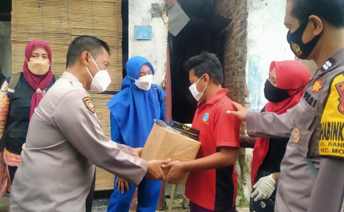 Peduli ODGJ, Kapolsek Mojoroto Bersama Rombongan Lakukan Pengobatan dan Perawatan