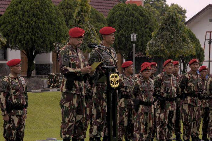 Danjen Kopassus Anugerahi Brevet Komando Kehormatan kepada Putera Mahkota Brunei Danjen Kopassus Anugerahi Brevet Komando Kehormatan kepada Putera Mahkota Brunei
