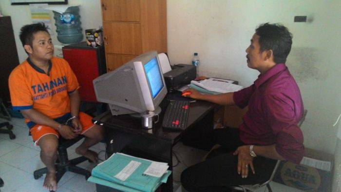 Berdalih Capek dan Jenuh Usai Kerja, Pegawai Salon di Sidoarjo Nyabu Berdalih Capek dan Jenuh Usai Kerja, Pegawai Salon di Sidoarjo Nyabu