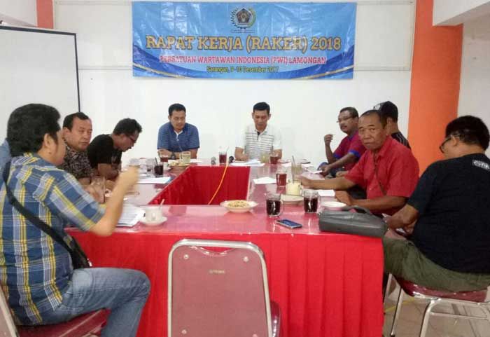 Fokus 6 Bidang, Raker PWI Lamongan Telurkan 14 Program Kegiatan Fokus 6 Bidang, Raker PWI Lamongan Telurkan 14 Program Kegiatan