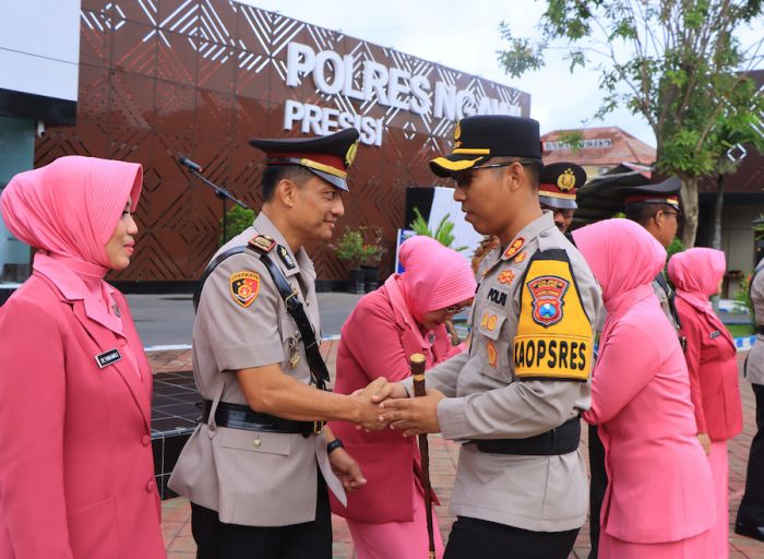 Polres Ngawi Gelar Sertijab Wakapolres, Kasatresnarkoba dan Kapolsek Ngrambe Polres Ngawi Gelar Sertijab Wakapolres, Kasatresnarkoba dan Kapolsek Ngrambe