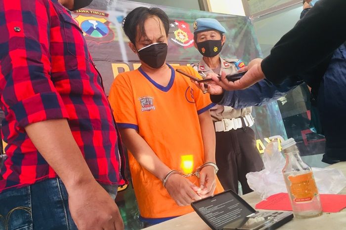 Simpan Sabu di Celana Dalam, Pria Kebonsari Surabaya Ditangkap Polsek Gayungan Simpan Sabu di Celana Dalam, Pria Kebonsari Surabaya Ditangkap Polsek Gayungan