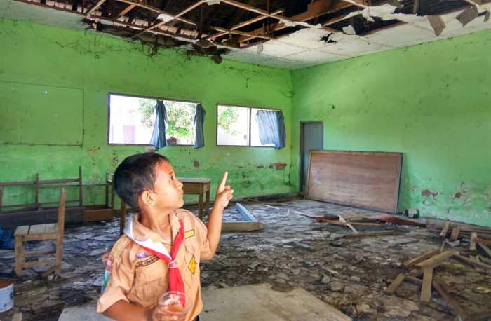 Progres Rehab Mangkrak, Kondisi SDN 3 Keboguyang Jabon Memprihatinkan Progres Rehab Mangkrak, Kondisi SDN 3 Keboguyang Jabon Memprihatinkan