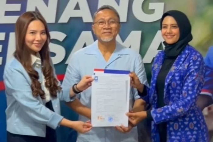Rekom Nasdem dan PAN Turun, Bunda Fey-Regina siap Bertarung di Pilkada Kota Kediri 2024 Rekom Nasdem dan PAN Turun, Bunda Fey-Regina siap Bertarung di Pilkada Kota Kediri 2024