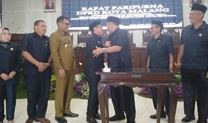 Komisi B DPRD Kota Malang Ragukan Komitmen Pemkot Perangi Bank Titil Komisi B DPRD Kota Malang Ragukan Komitmen Pemkot Perangi Bank Titil