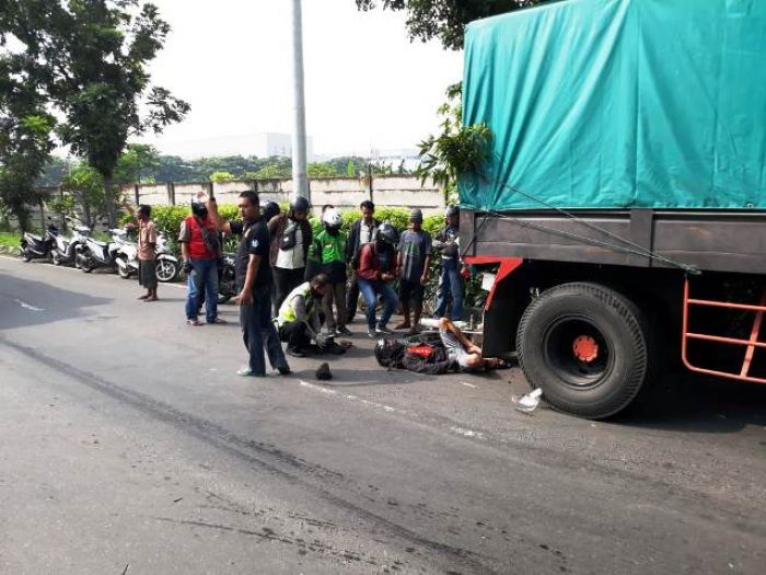 Kecelakaan di Buduran, Pemotor asal Ngawi Tewas Tabrak Truk Parkir Sembarangan