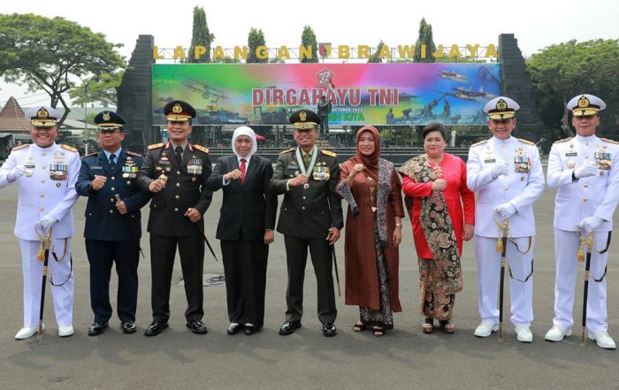 HUT ke-77 TNI, Khofifah Yakin Peran TNI Mampu Buat Indonesia Pulih Lebih Cepat, Bangkit Lebih Kuat HUT ke-77 TNI, Khofifah Yakin Peran TNI Mampu Buat Indonesia Pulih Lebih Cepat, Bangkit Lebih Kuat