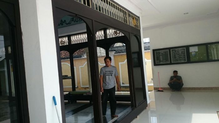 Gempar, Masjid Baiturrohim Tuban Dirusak Orang Tak Dikenal Gempar, Masjid Baiturrohim Tuban Dirusak Orang Tak Dikenal