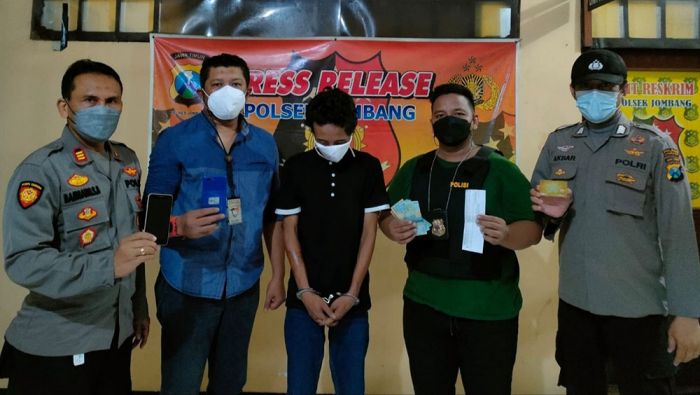 Pria Pengepul Togel di Jombang Diringkus Polisi Pria Pengepul Togel di Jombang Diringkus Polisi