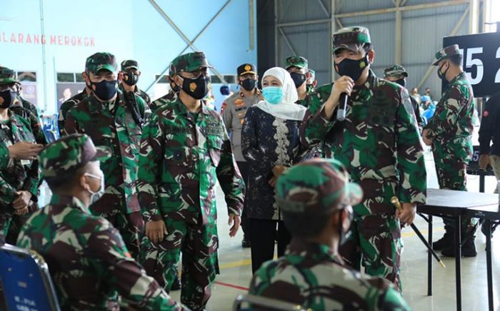 Gubernur Dampingi Panglima TNI Tinjau Vaksinasi Covid-19 Anggota TNI Malang Raya Gubernur Dampingi Panglima TNI Tinjau Vaksinasi Covid-19 Anggota TNI Malang Raya