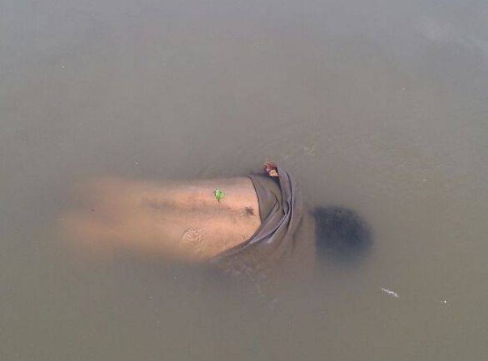 Mayat Mengambang di Sungai Gladak Macan Situbondo Hebohkan Warga
