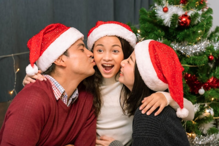 10 Ide Ucapan Natal dan Tahun Baru 2024 Cocok untuk Medsos serta Status Whatsapp 10 Ide Ucapan Natal dan Tahun Baru 2024 Cocok untuk Medsos serta Status Whatsapp