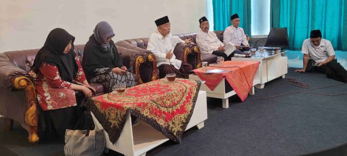 Ketua Muslimat NU Yakin Gus Barra Menang, Kiai Asep Ungkap Kiai Abdul Chalim Bakal Jadi Nama Bandara Ketua Muslimat NU Yakin Gus Barra Menang, Kiai Asep Ungkap Kiai Abdul Chalim Bakal Jadi Nama Bandara