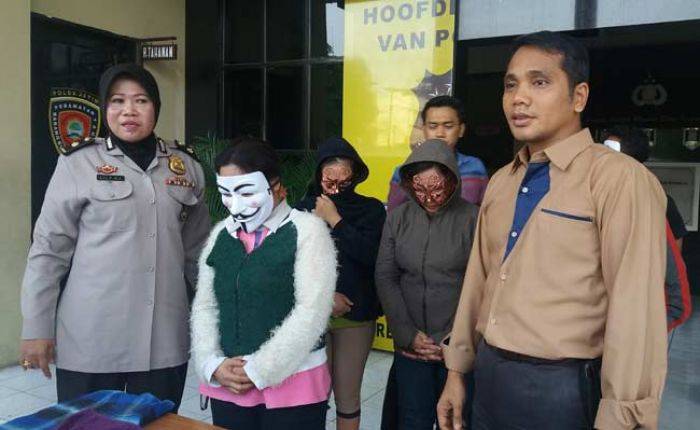 Nekat Buka, Pitrad di Dukuh Menanggal Digerebek, 1 Pemilik dan 3 Terapis Diamankan Nekat Buka, Pitrad di Dukuh Menanggal Digerebek, 1 Pemilik dan 3 Terapis Diamankan