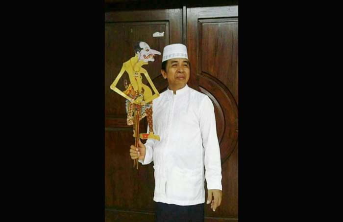 Sesepuh Dalang Jatim Minta Emil Berdayakan Dalang Lokal Sesepuh Dalang Jatim Minta Emil Berdayakan Dalang Lokal