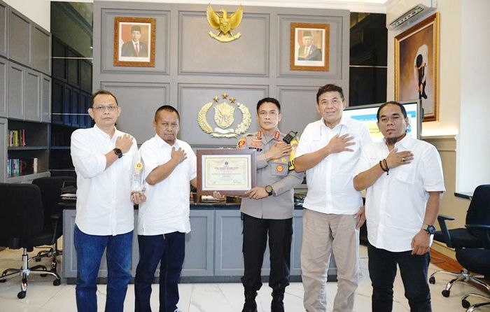 Dicontoh Daerah Lain, Program Mobil Vaksin Keliling Polrestabes Surabaya Diapresiasi PWI Jatim Dicontoh Daerah Lain, Program Mobil Vaksin Keliling Polrestabes Surabaya Diapresiasi PWI Jatim