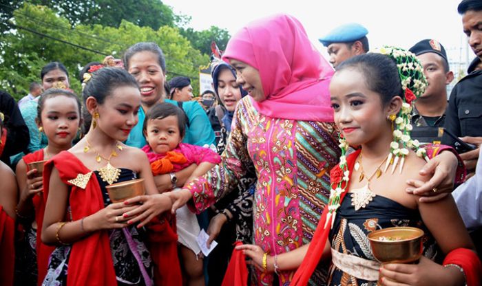 Buka Pawai dan Festival Seni Keagamaan Hindu, Gubernur Khofifah Tekankan Pentingnya Kebhinekaan