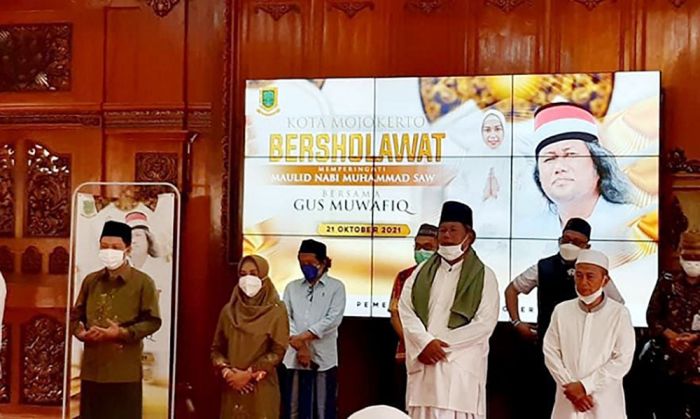 Peringati Maulid Nabi Muhammad, Gus Muwafiq Tampil di Mojokerto Peringati Maulid Nabi Muhammad, Gus Muwafiq Tampil di Mojokerto