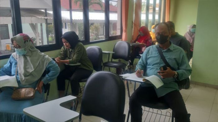 Caleg PDIP Gresik Jalani Psikotes di RSUD Ibnu Sina Caleg PDIP Gresik Jalani Psikotes di RSUD Ibnu Sina