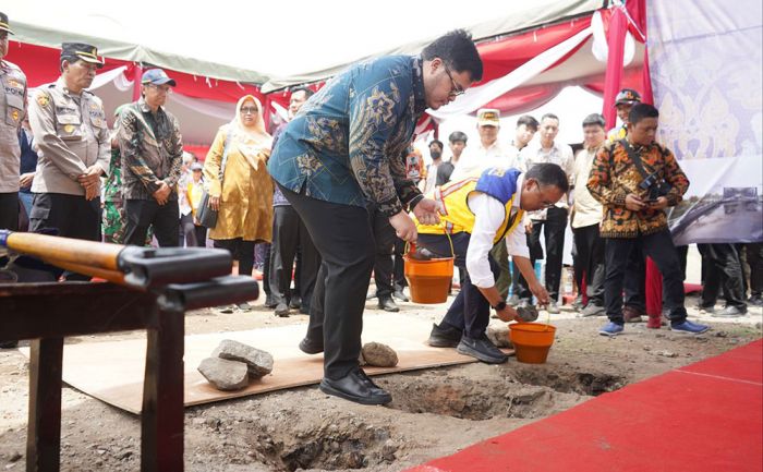 Tahun Depan, Bupati Kediri Targetkan Jembatan Jongbiru Sudah Bisa Dilewati Tahun Depan, Bupati Kediri Targetkan Jembatan Jongbiru Sudah Bisa Dilewati