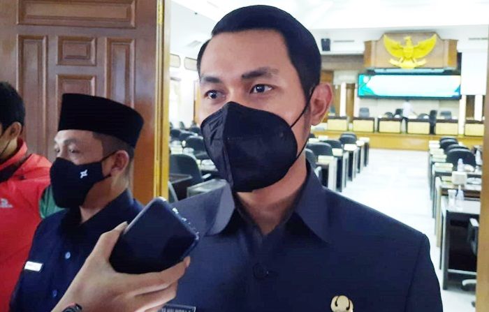 Bupati Tuban Akui Masyarakat Masih Takut Jalani Tes Swab Bupati Tuban Akui Masyarakat Masih Takut Jalani Tes Swab