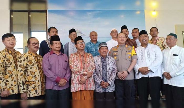 FKUB Tuban Gelar Buka Puasa Bersama dengan Tokoh Lintas Agama FKUB Tuban Gelar Buka Puasa Bersama dengan Tokoh Lintas Agama