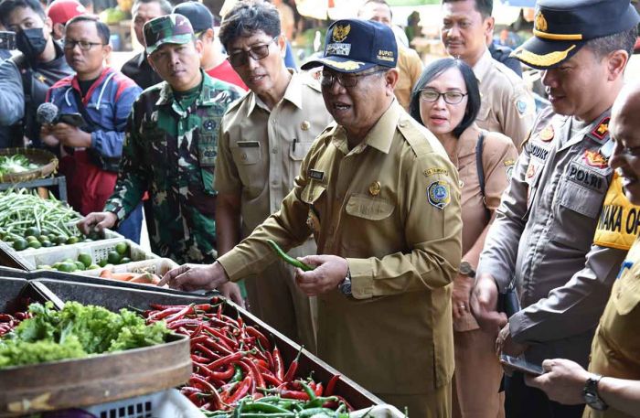 Pastikan Kebutuhan Pokok Tercukupi saat Ramadhan 2023, Bupati Tulungagung Gelar Operasi Pasar